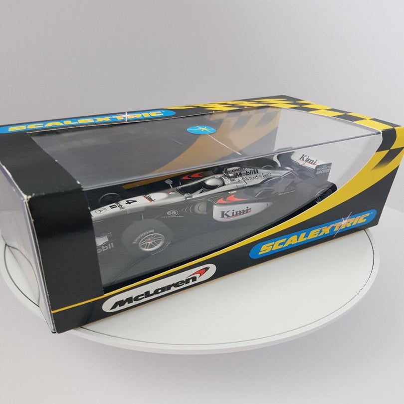 Scalextric McLaren Mercedes MP4-16 (formula 1)